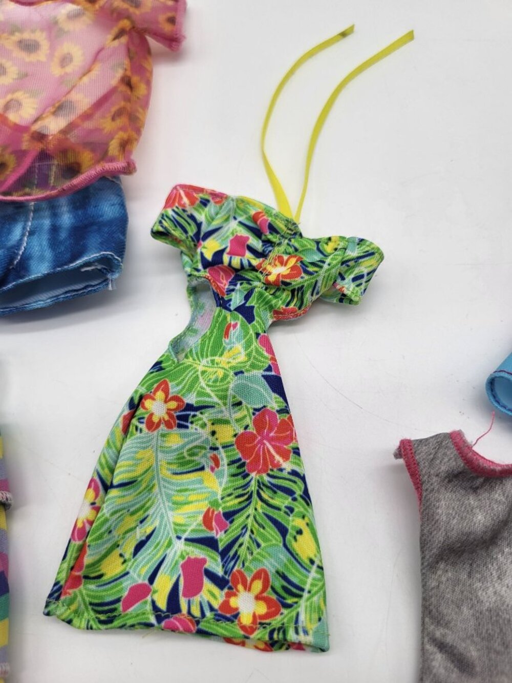 Barbie Fashion Doll Outfits Dresses Lot of 7 Summer Fashionista Baker Misc - Picture 7 of 9
